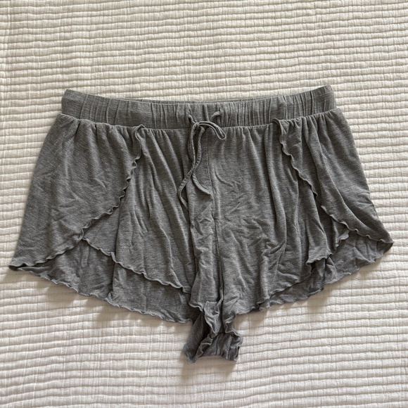 Free People Essential Lounge Shorts in Gray (Size M) - Picture 2 of 6